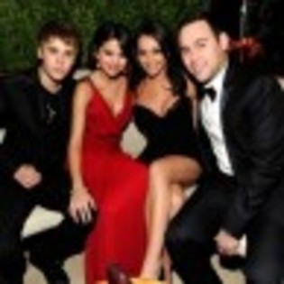 Justin and Selena twitter photo VF party 97x97 Justin Bieber si Selena Gomez cuplul perfect de la af - Justin Bieber si Selena Gomez  cuplul perfect de la after-party-ul de Oscar Vanity Fair