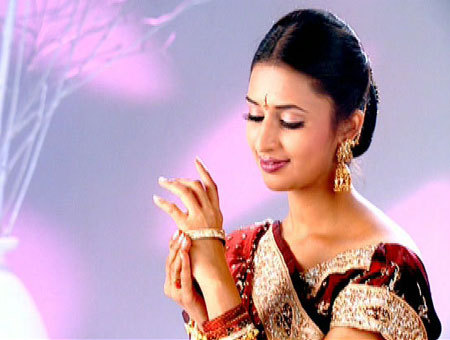 56cc0598e2a31122c3b85c9b233ad782 - Divyanka Tripathi1