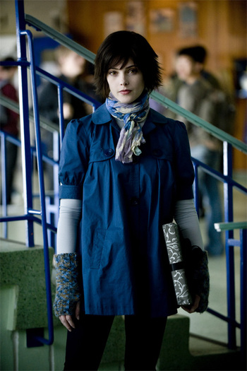 alice-new-moon
