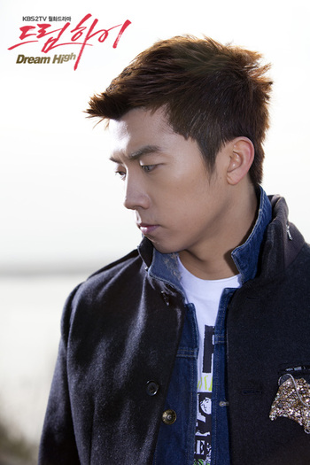 185002047l - Dream High