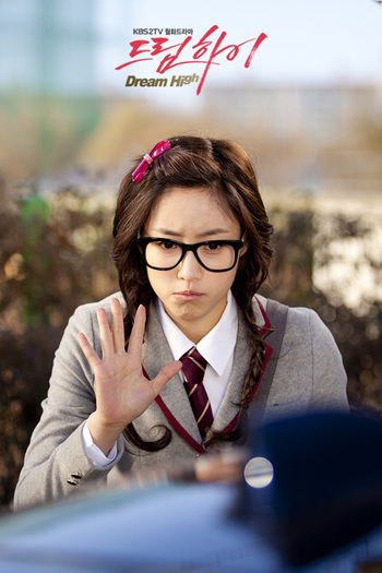 185008001l - Dream High