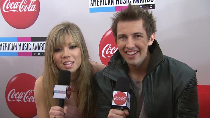 2010 Red Carpet Interview (American Music Awards) 013