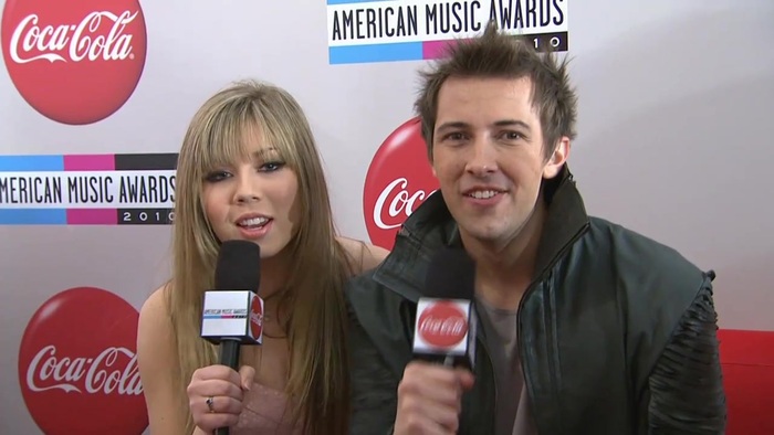 2010 Red Carpet Interview (American Music Awards) 016