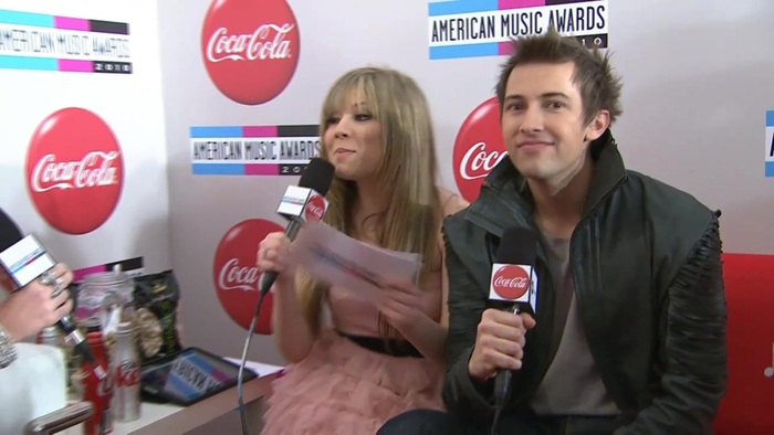 2010 Red Carpet Interview (American Music Awards) 036