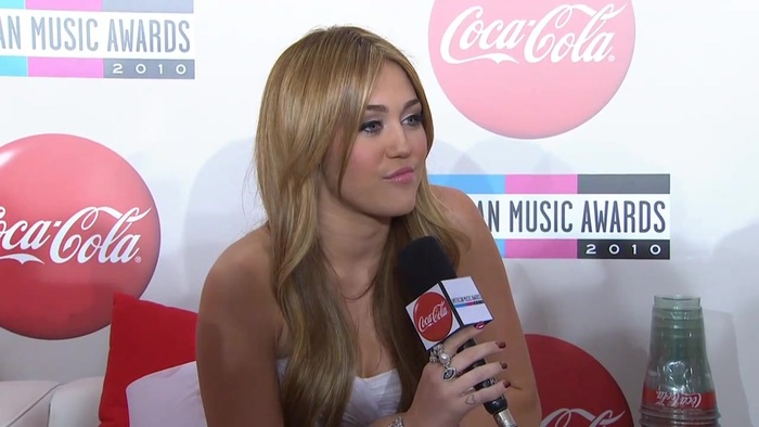 2010 Red Carpet Interview (American Music Awards) 069