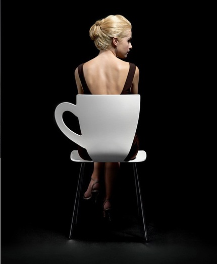 scaun-in-forma-de-ceasca-2