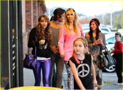 19486924_RIWMRDKCF - Miley