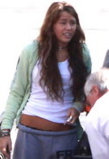 19487014_KDEYLYUNP - Miley