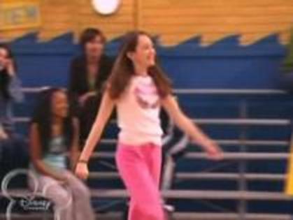 26883317_WYGDTCHHB - Miley