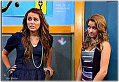 29419229_KZVAFWITN - Miley