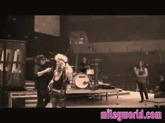 Halloween on the Wonder World Tour 413