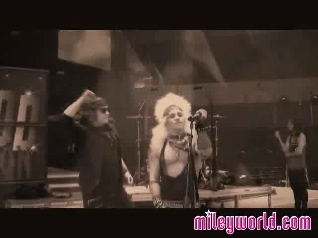 Halloween on the Wonder World Tour 430