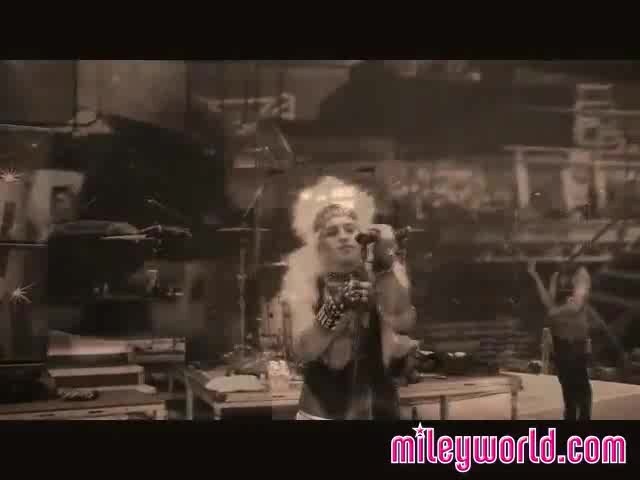 Halloween on the Wonder World Tour 437