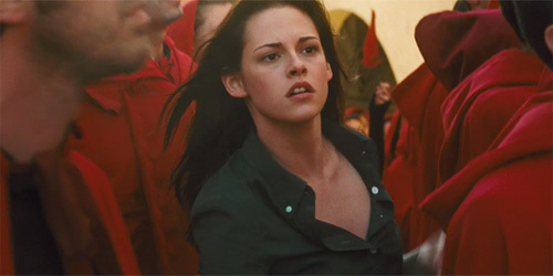 bella-running-in-square