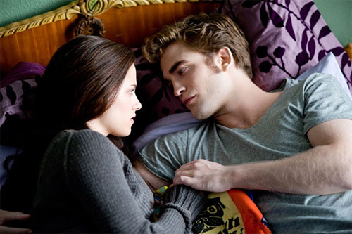 bella-edward-in-bed