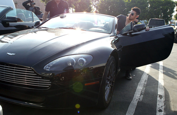 Joe+Jonas+Joe+Jonas+Lunch+Fred+Segal+West+smDWA5G9vSBl - Joe Jonas Having Lunch At Fred Segal In West Hollywood