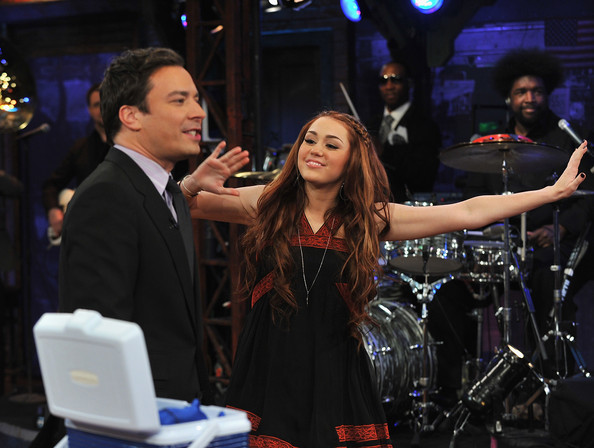 Miley+Cyrus+Celebrities+Visit+Late+Night+Jimmy+BZU9_cyaRkYl - miley cyrus