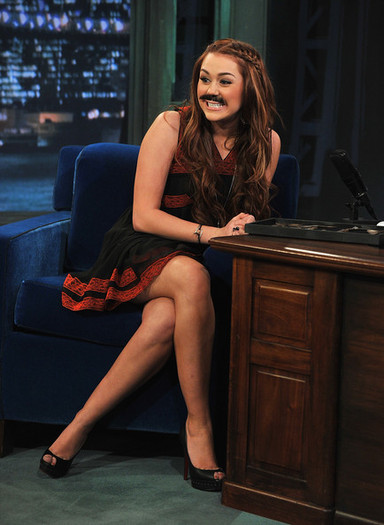 Miley+Cyrus+Celebrities+Visit+Late+Night+Jimmy+OobbZcFtq_ql - Celebrities Visit  Late Night With Jimmy Fallon - March 3 2011