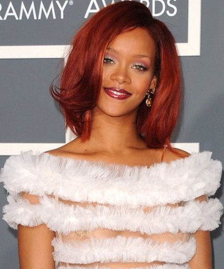 rihanna-2011-grammys-look