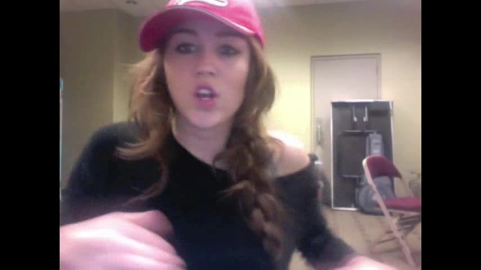Miley Says Goodbye to Twitter 144