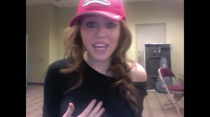 Miley Says Goodbye to Twitter 149
