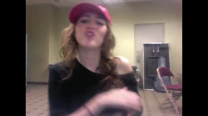 Miley Says Goodbye to Twitter 163