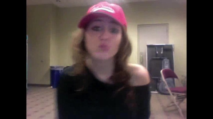 Miley Says Goodbye to Twitter 171