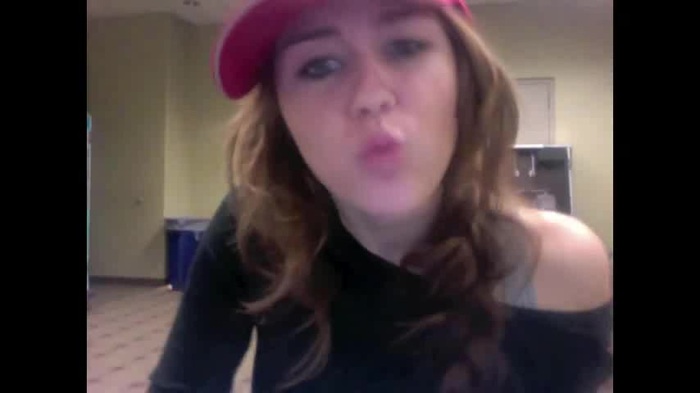 Miley Says Goodbye to Twitter 181