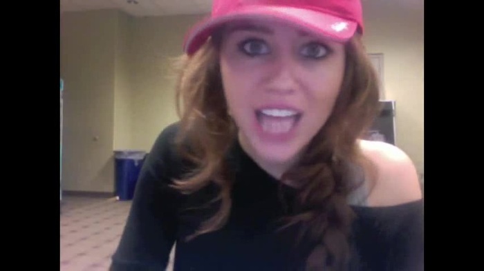 Miley Says Goodbye to Twitter 187