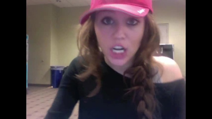 Miley Says Goodbye to Twitter 189