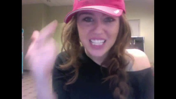 Miley Says Goodbye to Twitter 196