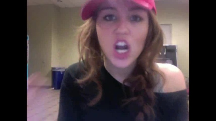 Miley Says Goodbye to Twitter 207