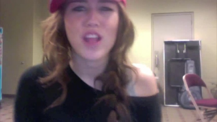 Miley Says Goodbye to Twitter 254