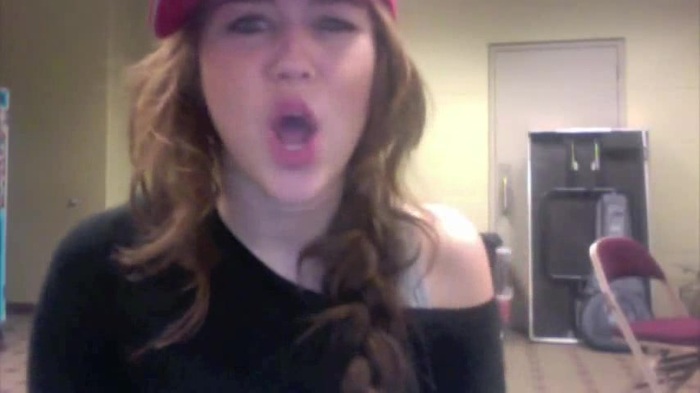 Miley Says Goodbye to Twitter 255