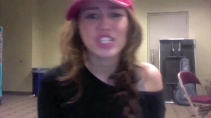 Miley Says Goodbye to Twitter 258