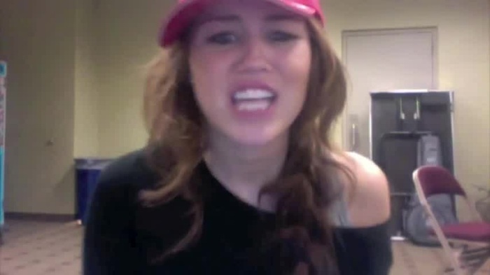 Miley Says Goodbye to Twitter 259