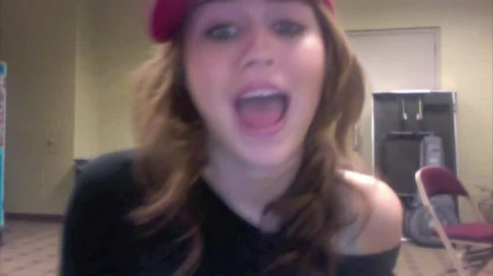 Miley Says Goodbye to Twitter 263