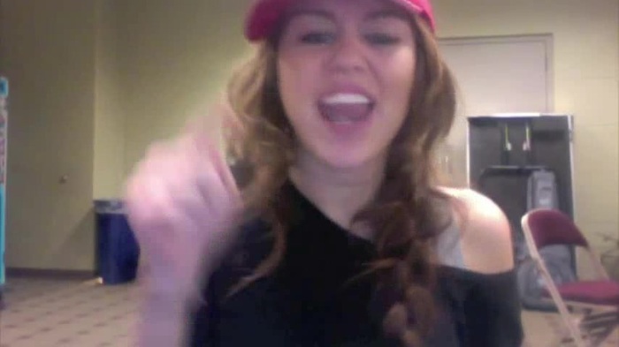 Miley Says Goodbye to Twitter 275
