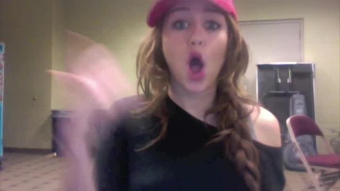 Miley Says Goodbye to Twitter 284