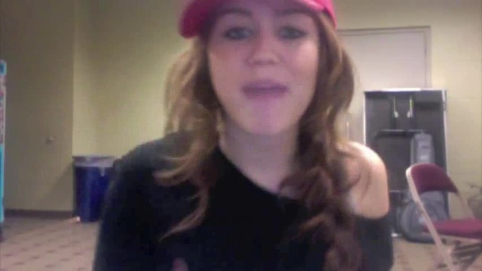 Miley Says Goodbye to Twitter 297