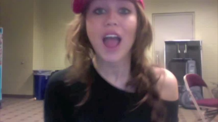 Miley Says Goodbye to Twitter 305