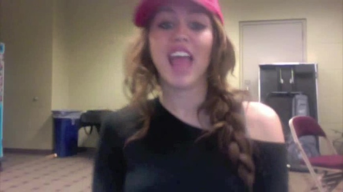 Miley Says Goodbye to Twitter 310