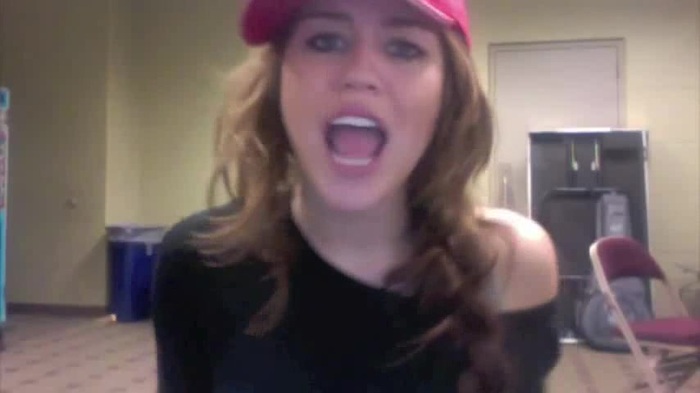 Miley Says Goodbye to Twitter 315