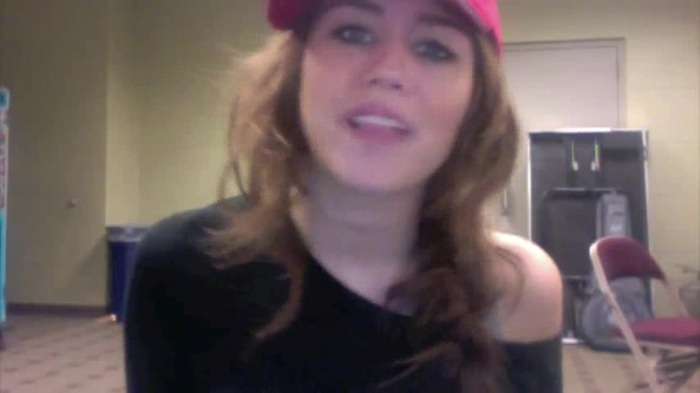 Miley Says Goodbye to Twitter 318