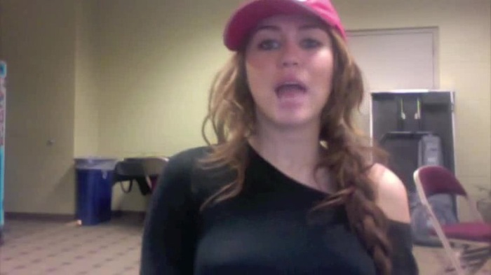 Miley Says Goodbye to Twitter 326