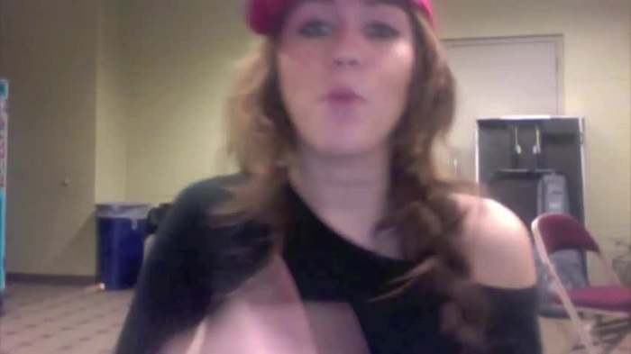 Miley Says Goodbye to Twitter 338