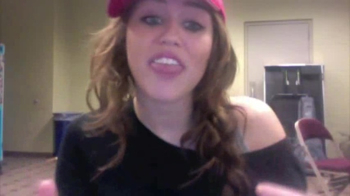Miley Says Goodbye to Twitter 351
