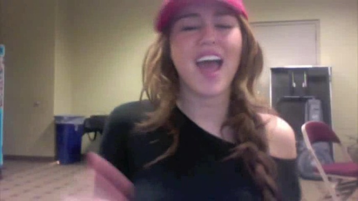 Miley Says Goodbye to Twitter 355