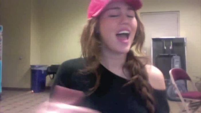 Miley Says Goodbye to Twitter 356