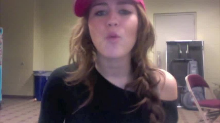 Miley Says Goodbye to Twitter 359